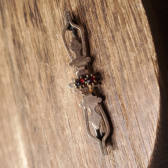 Jewelry - B835 austrian ruby 9ct gold Antique brooch pin